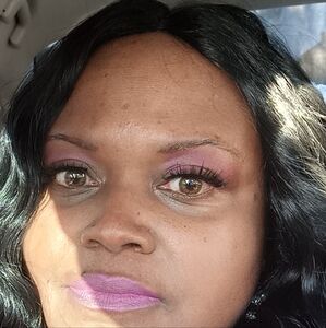 Meet your Posher, Qween'e